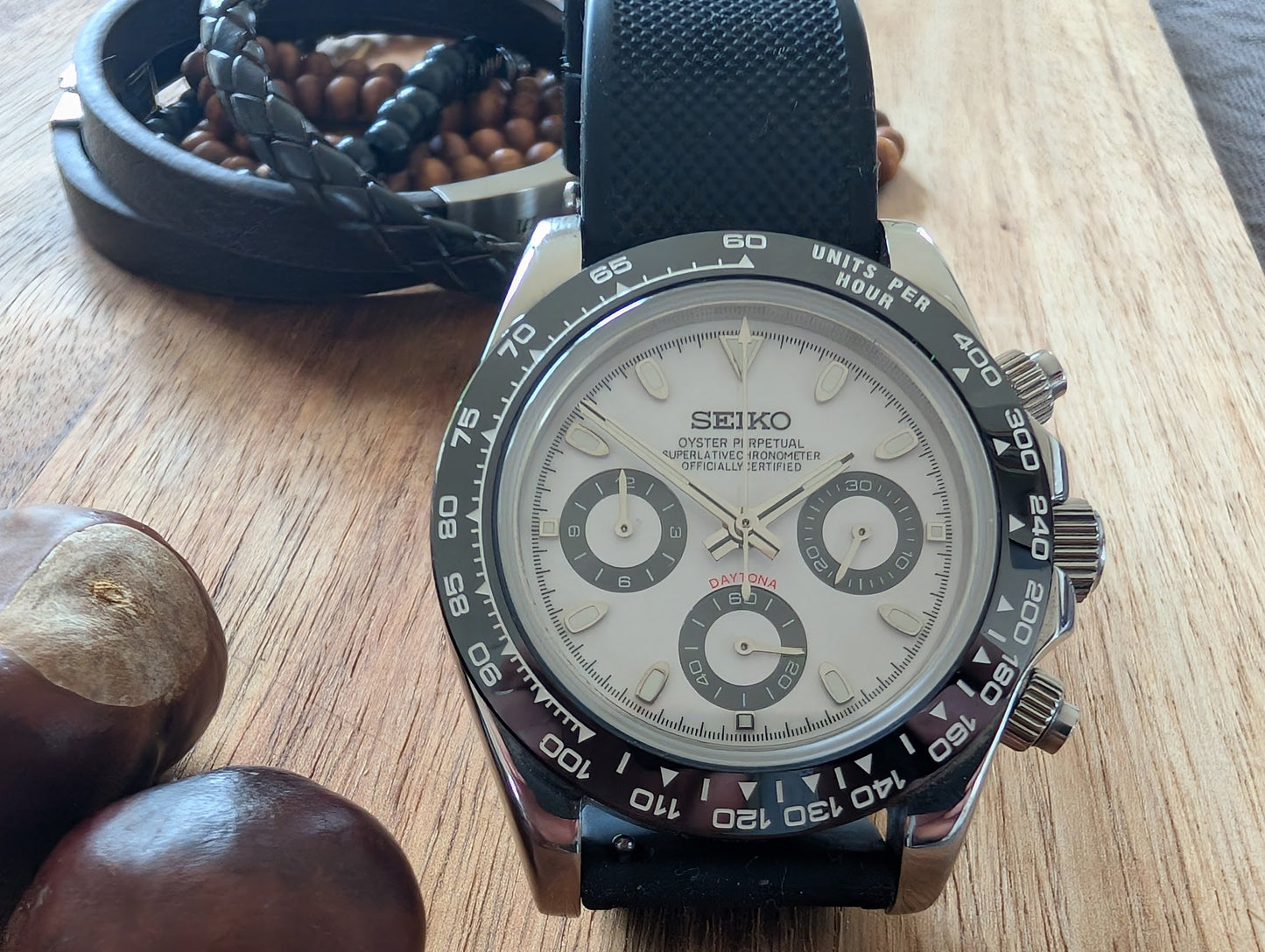 "Panda" Seikona Chronograph - Custom watch mod